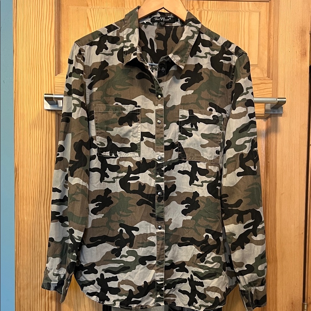 Velvet Heart Camouflage Patterned Shirt Snap Buttons Sz L